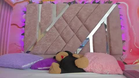 Melanie  online show from February 23, 10:34 am