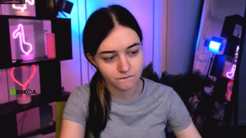 Snapshot of bella_blade chatting on December 16, 5:45 am bella_blade online show from December 16, 5:45 am