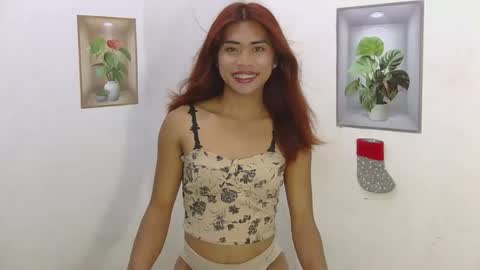 Snapshot of bella_bliss14 chatting on February 1, 4:05 pm bella_bliss14 online show from February 1, 4:05 pm