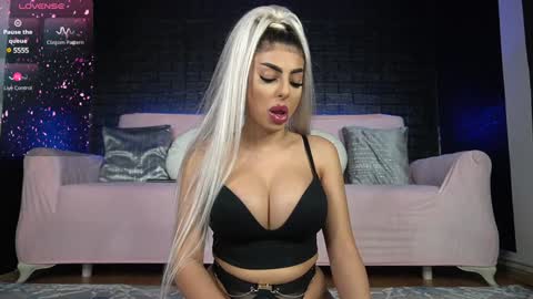 Emma  Bella online show from January 29, 9:07 pm
