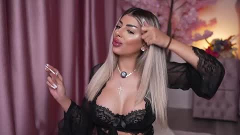 Emma  Bella online show from May 6, 9:31 pm