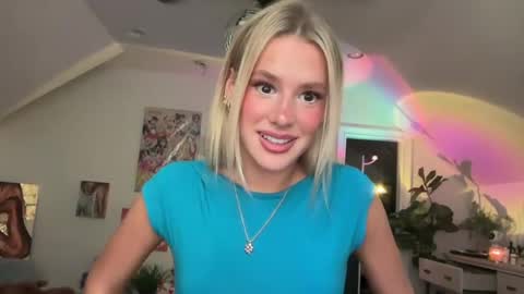 Snapshot of bella_christian chatting on July 30, 5:45 pm Bella Baby online show from July 30, 5:45 pm
