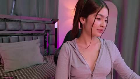 Bella  online show from April 16, 1:23 pm