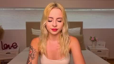 Bella online show from June 30, 8:32 pm