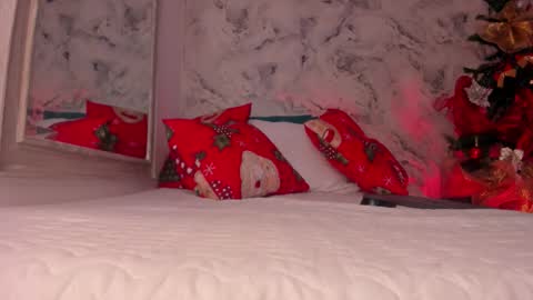 Dessi  online show from December 3, 8:07 pm