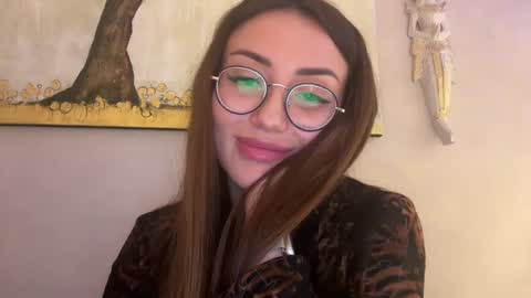 bella_foxxi online show from January 2, 10:11 pm