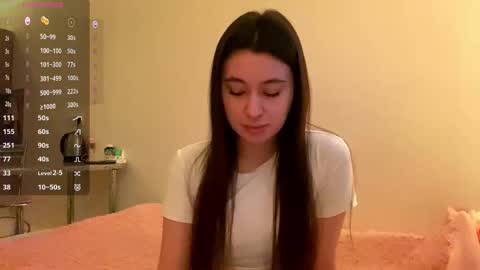 Snapshot of bella_gasp chatting on November 18, 4:06 am Jane online show from November 18, 4:06 am