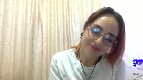 Snapshot of bella_mc chatting on February 27, 10:43 pm bella_mc online show from February 27, 10:43 pm