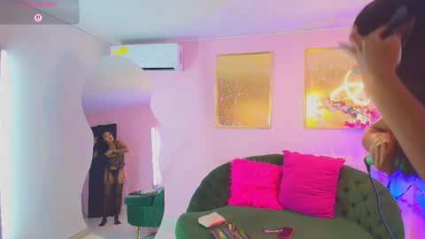 Snapshot of bella_moonlight_cr chatting on January 7, 3:31 am BELLA online show from January 7, 3:31 am