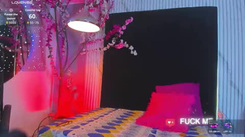 Snapshot of bella_moonlight_cr chatting on January 19, 4:05 am BELLA online show from January 19, 4:05 am