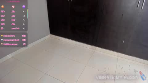 Snapshot of bella_moonlight_cr chatting on February 24, 3:48 am BELLA online show from February 24, 3:48 am