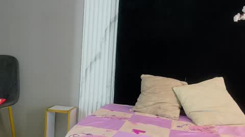 Snapshot of bella_moonlight_cr chatting on March 2, 3:20 am BELLA online show from March 2, 3:20 am