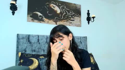 Bella online show from October 18, 11:05 pm