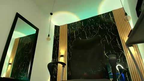     online show from April 16, 9:39 pm