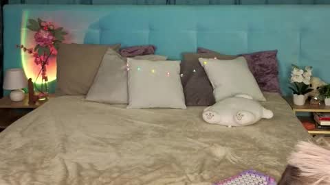 Snapshot of bella_stewartt chatting on November 14, 12:20 am Bella online show from November 14, 12:20 am