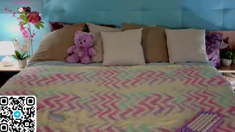 Bella online show from March 31, 12:01 am