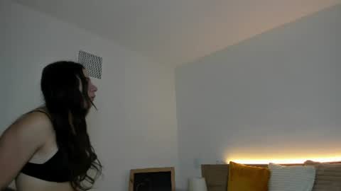 Snapshot of bella_sumers chatting on June 24, 4:17 pm Bella online show from June 24, 4:17 pm