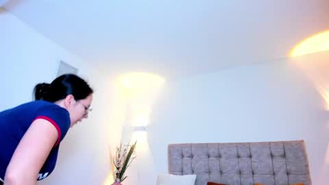 Snapshot of bella_sumers chatting on July 11, 7:05 pm Bella online show from July 11, 7:05 pm