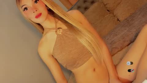 Snapshot of bella_tara chatting on September 29, 3:22 am Bella online show from September 29, 3:22 am