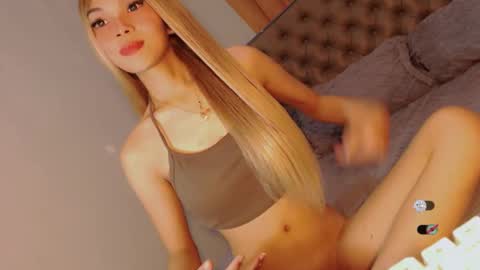 Snapshot of bella_tara chatting on February 9, 6:17 am Bella online show from February 9, 6:17 am