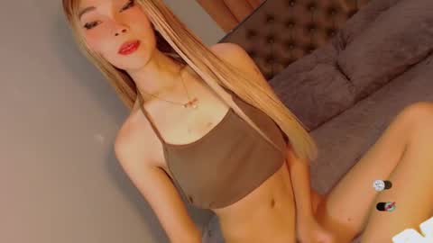 Snapshot of bella_tara chatting on February 17, 4:20 am Bella online show from February 17, 4:20 am