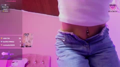bella_thixx online show from September 13, 2:33 am