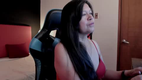 Snapshot of bella_velvet_ chatting on June 1, 2:30 pm Vianeth online show from June 1, 2:30 pm
