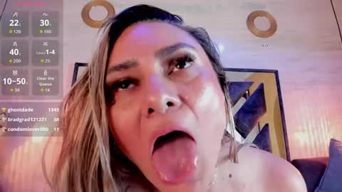 bella_volup online show from May 10, 2:00 pm