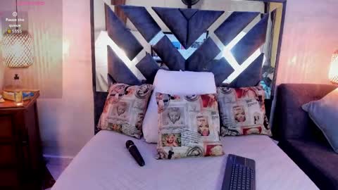 bella_volup online show from June 4, 11:49 am