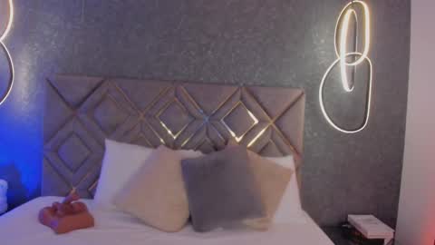 Cris online show from February 21, 7:37 pm