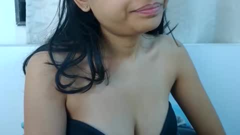 bellacrystall online show from March 1, 4:25 am