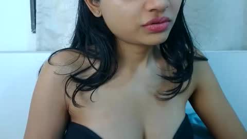 bellacrystall online show from March 3, 3:34 am