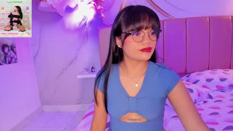 bellagreen_ online show from September 17, 8:54 pm