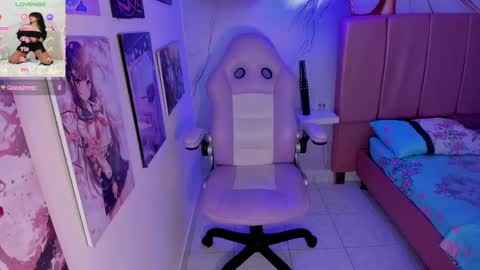 bellagreen_ online show from October 7, 8:39 pm