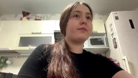 Snapshot of bellahadid8 chatting on December 16, 6:24 pm Charming Hamster online show from December 16, 6:24 pm