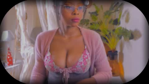 Snapshot of bellahproudly chatting on October 28, 10:08 am Bellah online show from October 28, 10:08 am