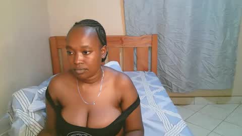 Snapshot of bellalure33 chatting on October 26, 11:20 pm Bella online show from October 26, 11:20 pm