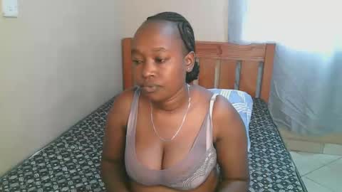 Snapshot of bellalure33 chatting on October 27, 11:58 am Bella online show from October 27, 11:58 am