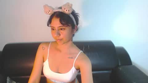 Snapshot of bellaluxxs chatting on May 15, 11:34 pm MY NAME IS BELL online show from May 15, 11:34 pm