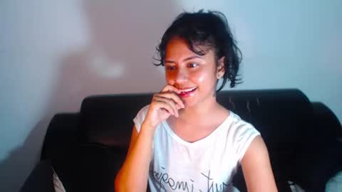 Snapshot of bellaluxxs chatting on June 13, 12:08 am MY NAME IS BELL online show from June 13, 12:08 am