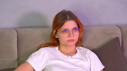 Snapshot of bellamarebelle chatting on September 27, 4:34 pm BellaMarebelle online show from September 27, 4:34 pm