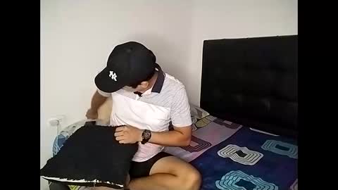 Snapshot of bellami_2508 chatting on January 20, 3:04 am Paola 22 and Andres 24 online show from January 20, 3:04 am