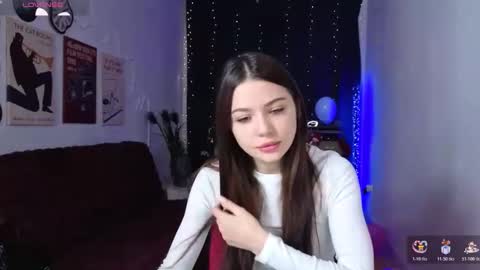 Snapshot of bellamollys chatting on December 15, 8:29 am bellamollys online show from December 15, 8:29 am