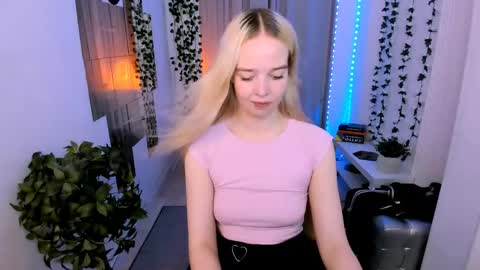 Bella online show from June 7, 10:24 pm