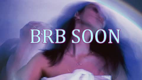 bellaparker_ online show from April 3, 10:24 am