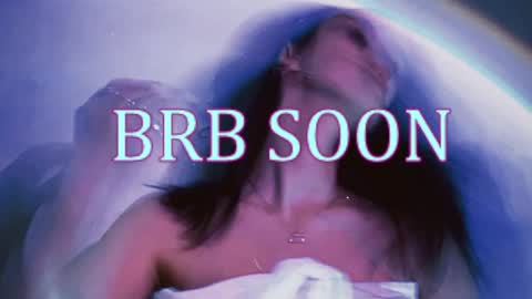 bellaparker_ online show from April 15, 8:21 am