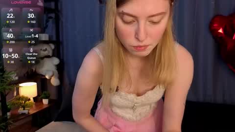 Lana but not DelRay online show from February 26, 11:31 am