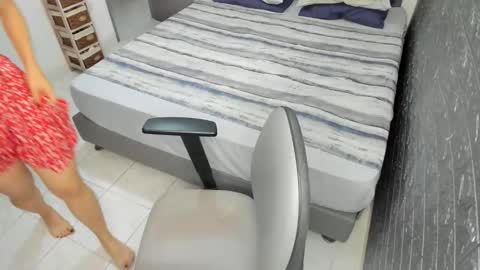 Snapshot of bellaprettty chatting on June 11, 2:37 pm Bella Angelycal online show from June 11, 2:37 pm