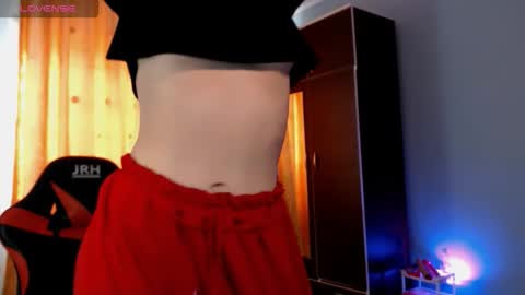 bellaqueen0701 online show from October 9, 5:16 am