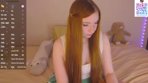 Snapshot of bellaqueenss chatting on November 9, 10:13 am Bella online show from November 9, 10:13 am